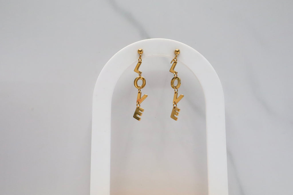 Oorbellen met LOVE letters