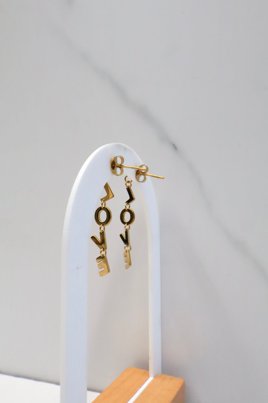 Oorbellen met LOVE letters