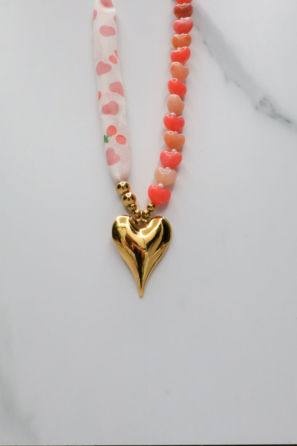 Ketting met lint en kralen