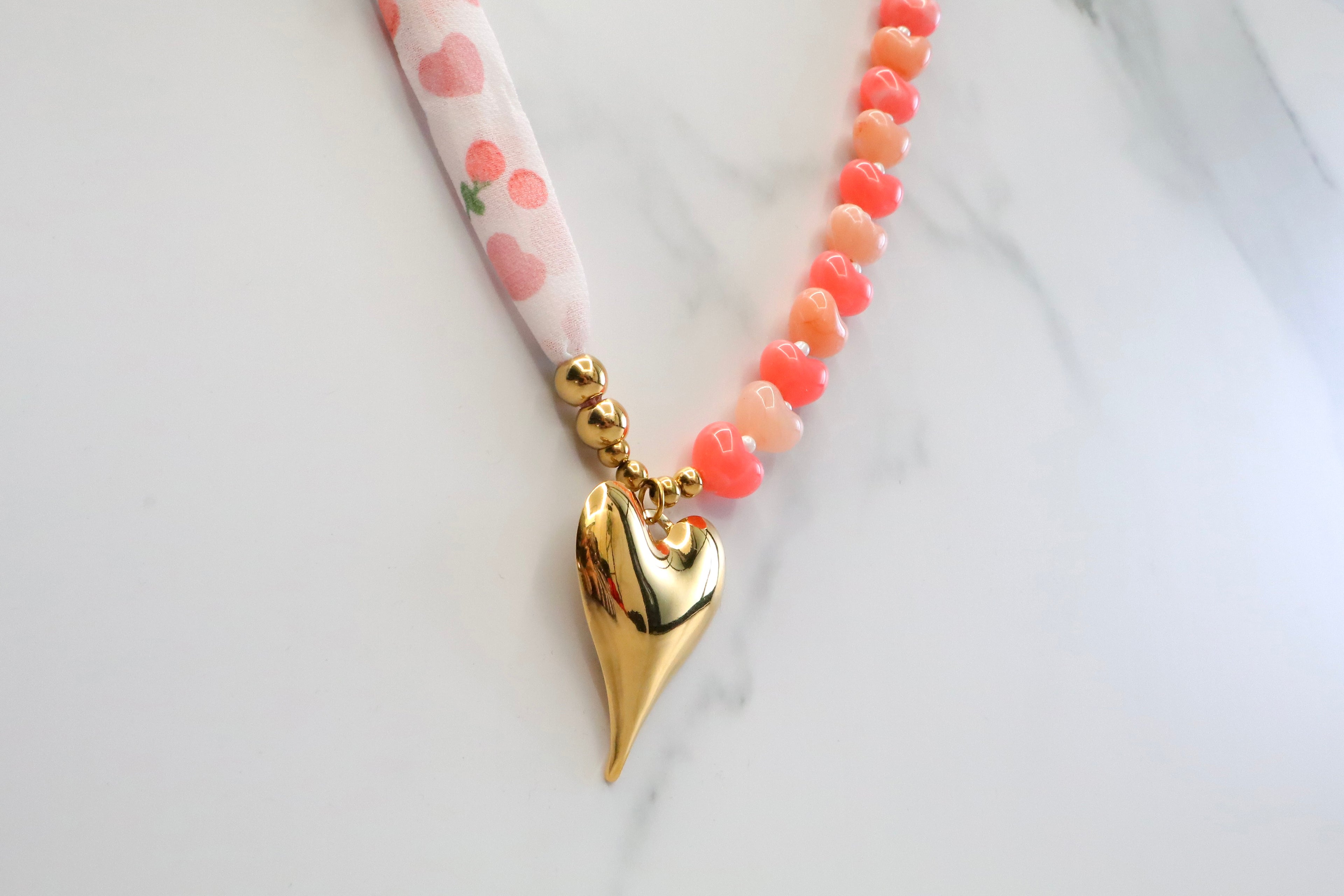 Ketting met lint en kralen