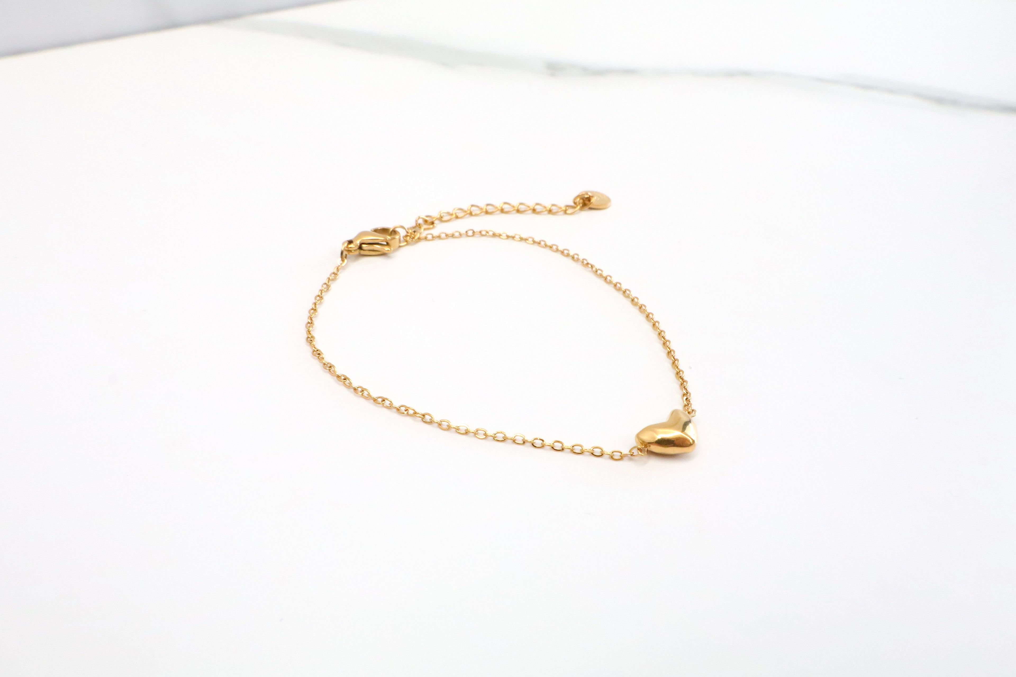 Armband met klein hartje