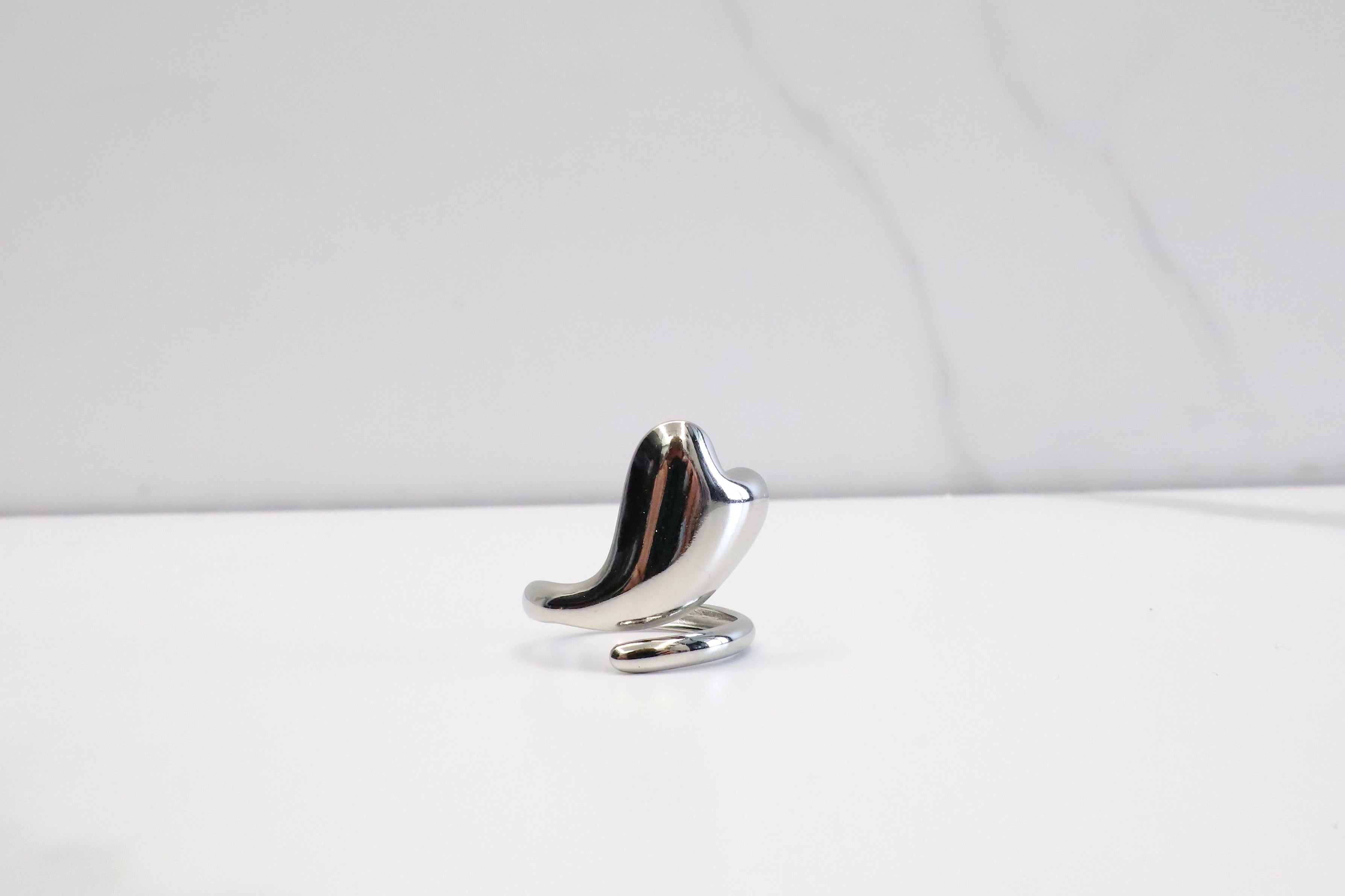 Organisch gevormde hart ring